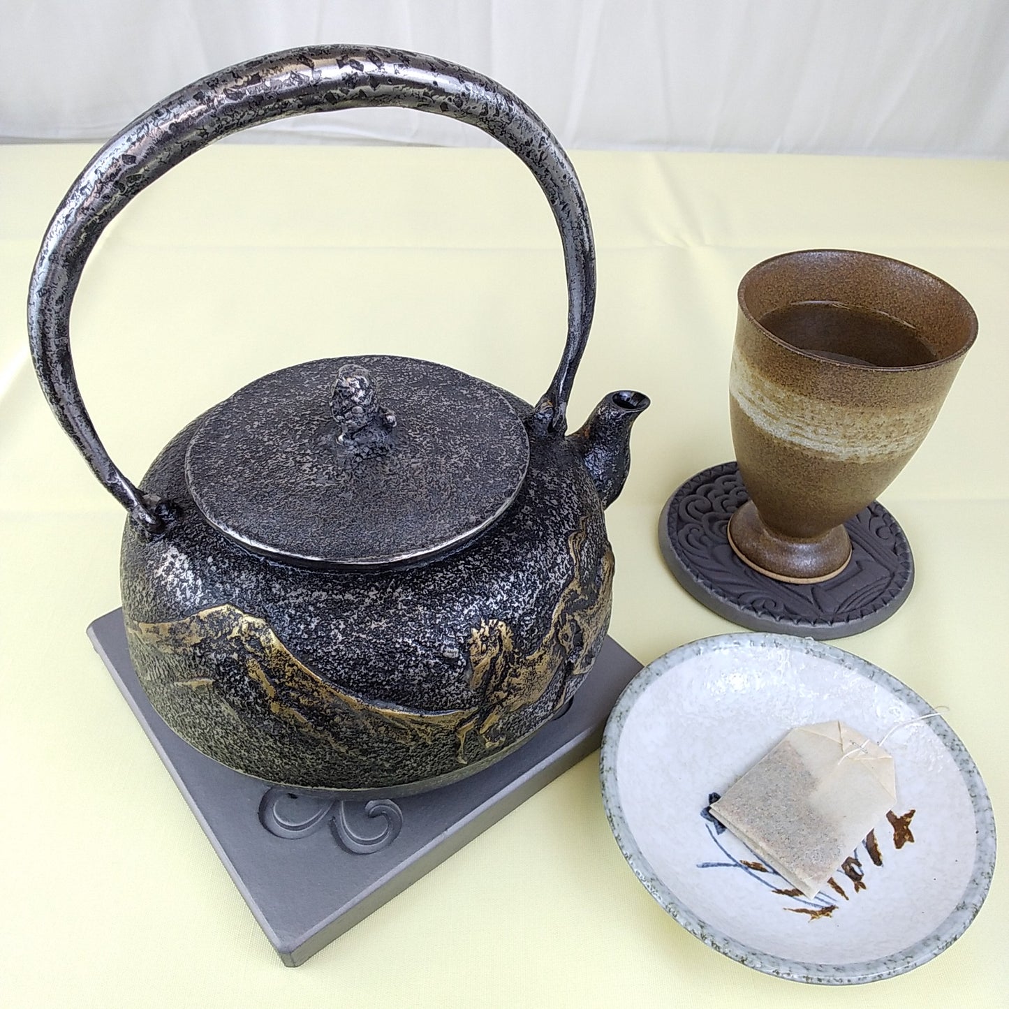 Original iron kettle -Mt.Fuji and horse, Size 10-