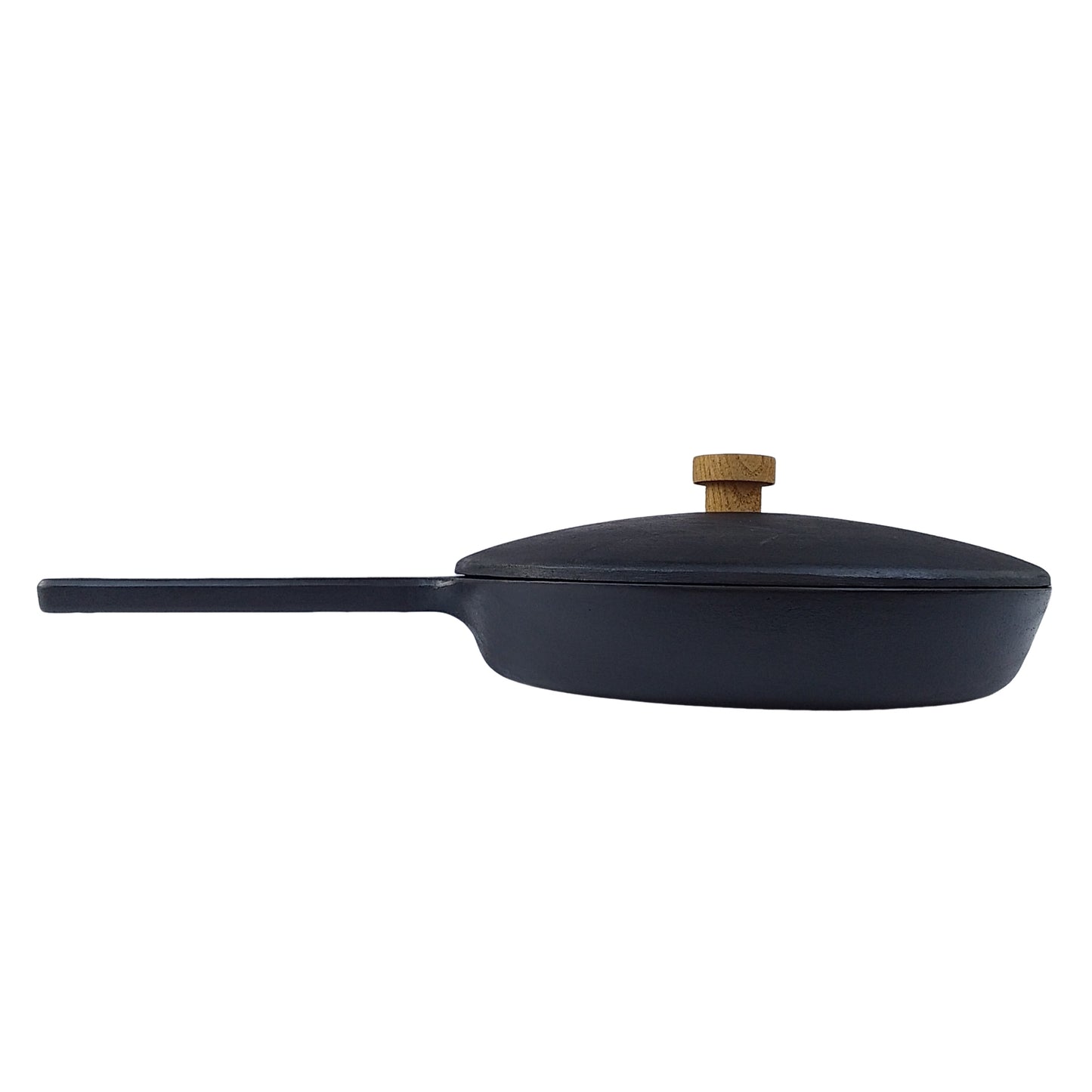 Iron lid with wooden knob for use with frying pans and pots from Japan