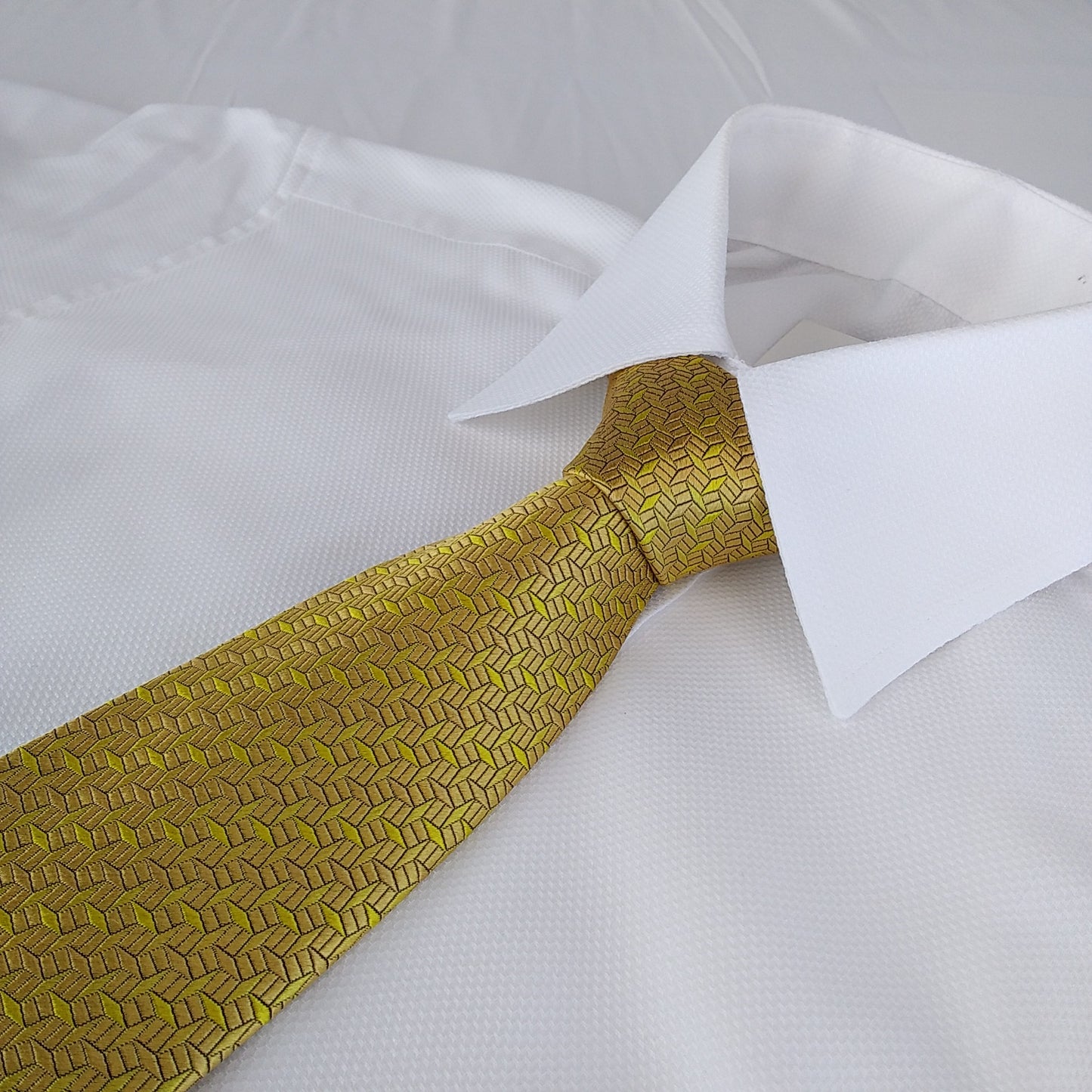 Kyoto Nishijin-ori tie(Hishimon-sama) -Yellow gold-