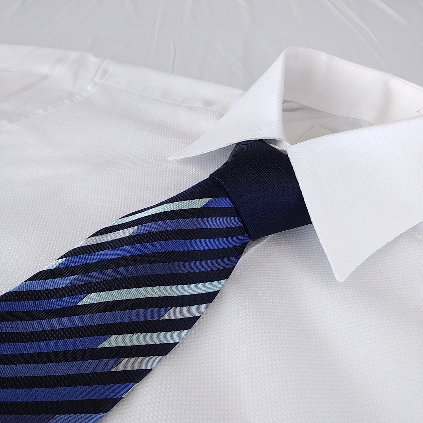 Kyoto Nishijin-ori tie(Panel pattern) -Navy & Blue-