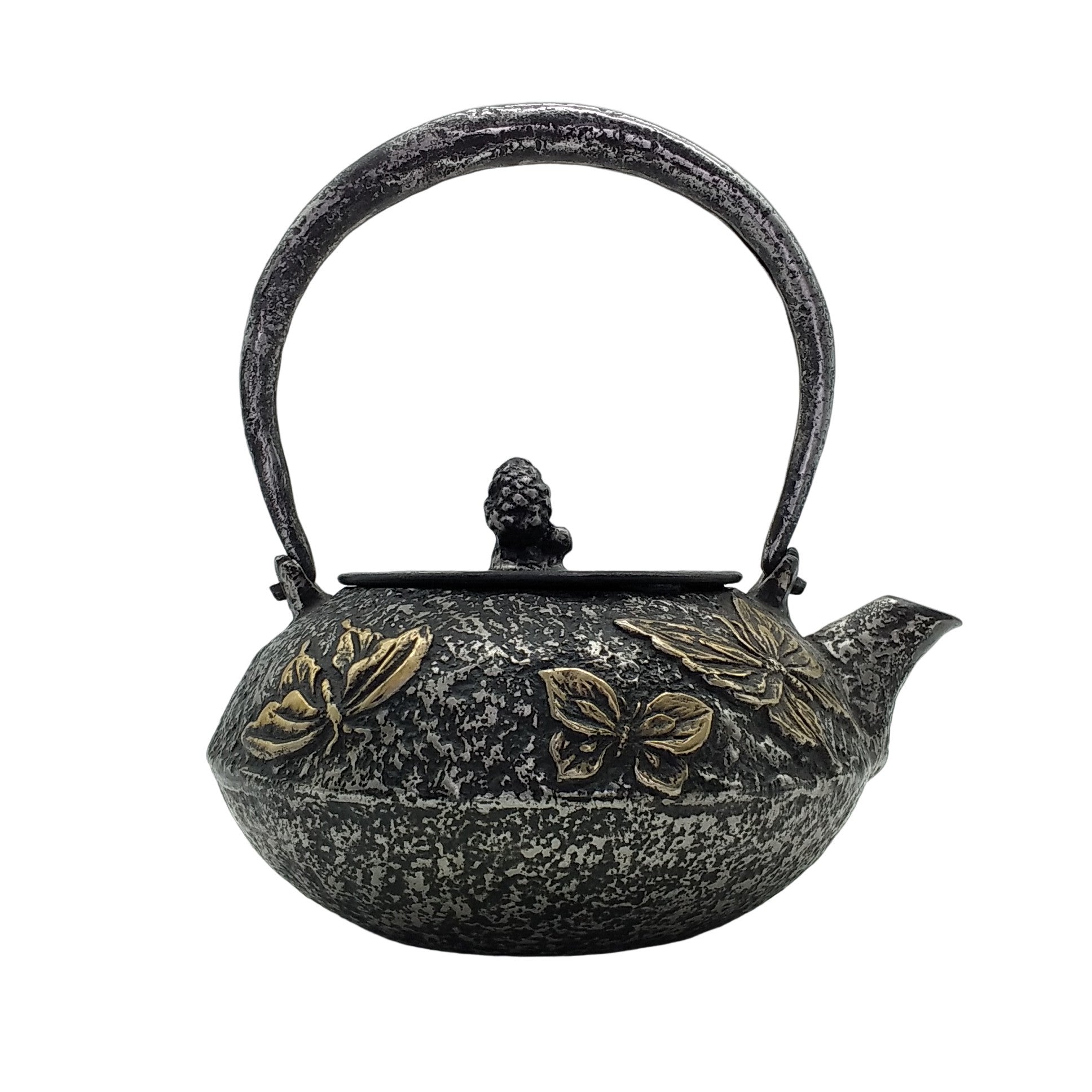 Original iron kettle -Traditional technique-