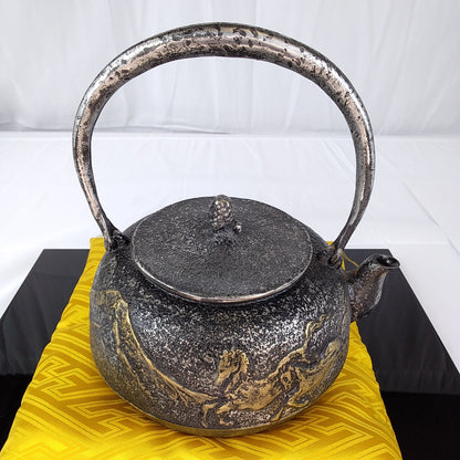 Original iron kettle -Mt.Fuji and horse, Size 10-