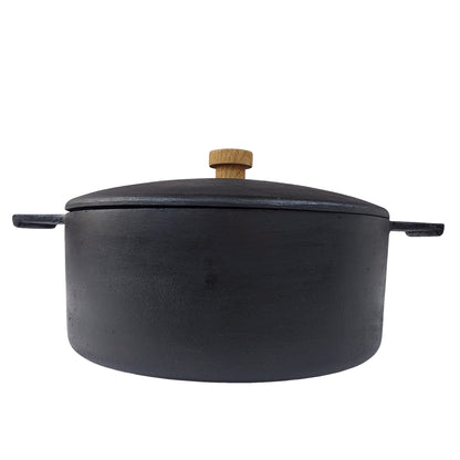 Iron lid with wooden knob for use with frying pans and pots from Japan